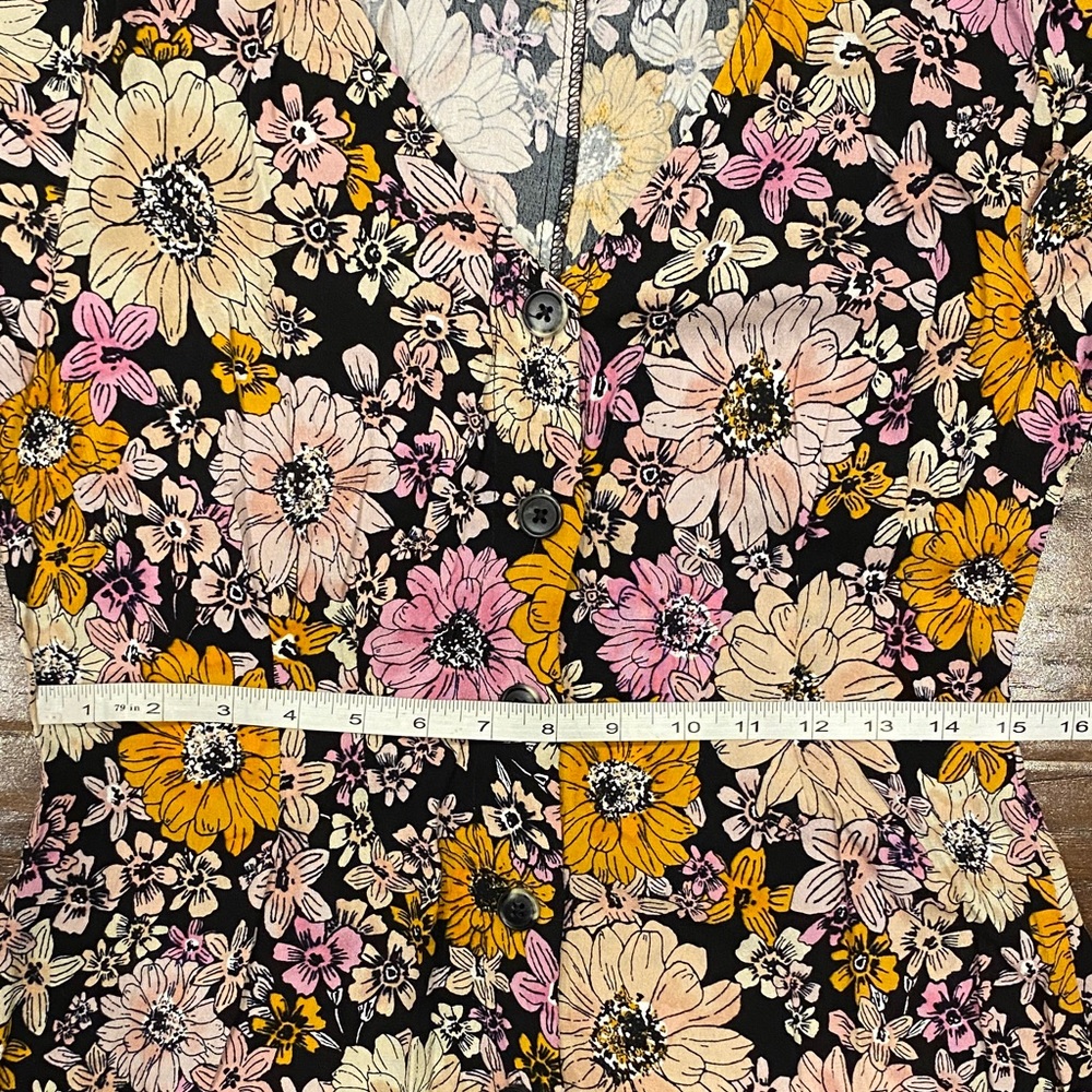 BB Dakota Steve Madden V-Neck Button Down Short Sleeve Sleeve Floral Romper Sz M - Picture 8 of 14